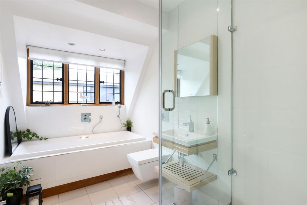 Additional image 17 of 6 bed detached house for saleBalcarras Road, Charlton Kings, Cheltenham, Gloucestershire GL53