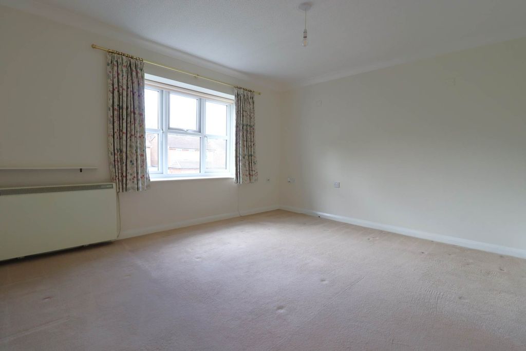 Additional image 3 of 1 bed flat for saleRiver Park, Marlborough SN8