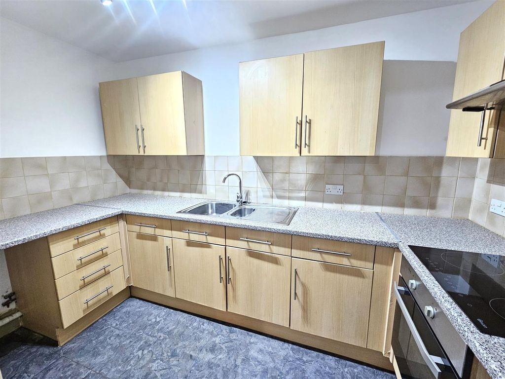 Additional image 3 of 1 bed flat for saleBannawell Street, Tavistock PL19