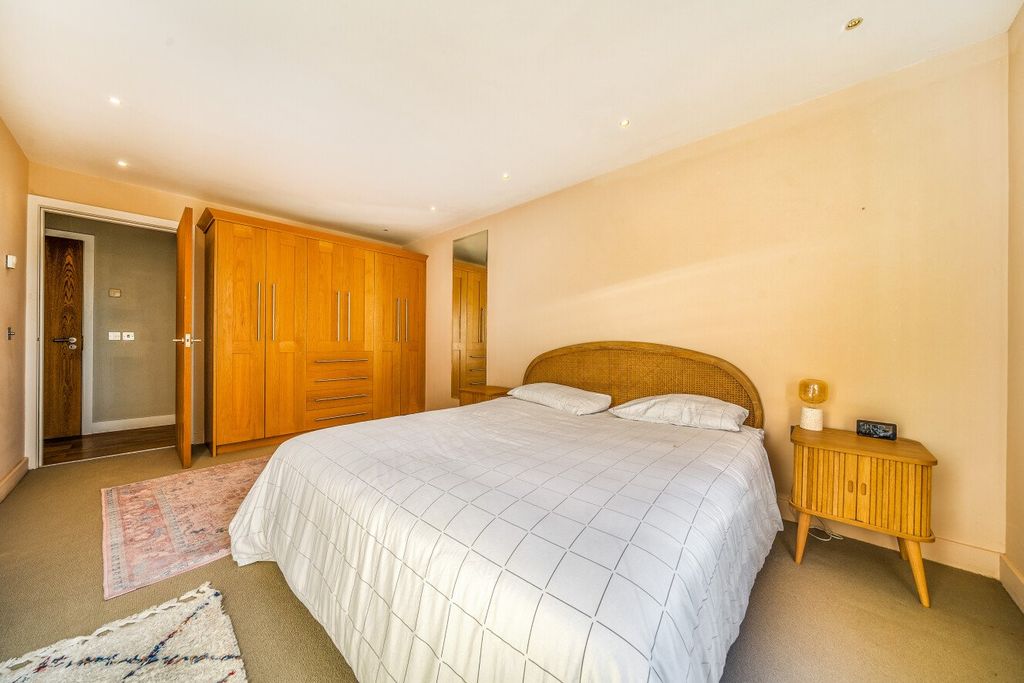Additional image 11 of 2 bed flat for saleElmstead Lane, Chislehurst BR7