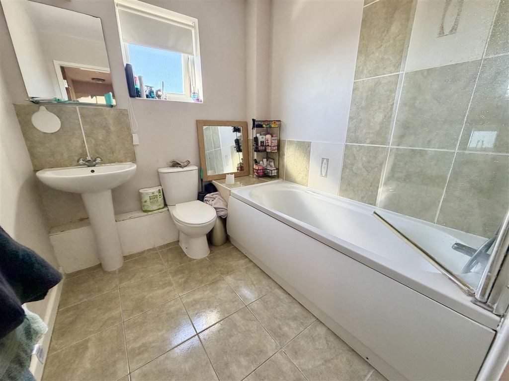 Additional image 10 of 2 bed flat for saleChapel Lane, Kippax, Leeds LS25