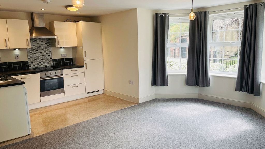 Additional image 2 of 2 bed flat for salePhoenix Court, Thame OX9