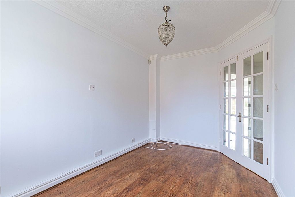 Additional image 18 of 4 bed semi-detached house for saleThe Birches, Bushey, Hertfordshire WD23
