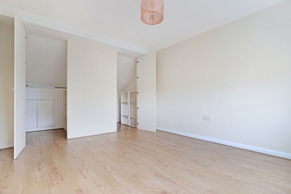 Additional image 16 of 3 bed detached house for saleRoebuck Lane, Buckhurst Hill IG9