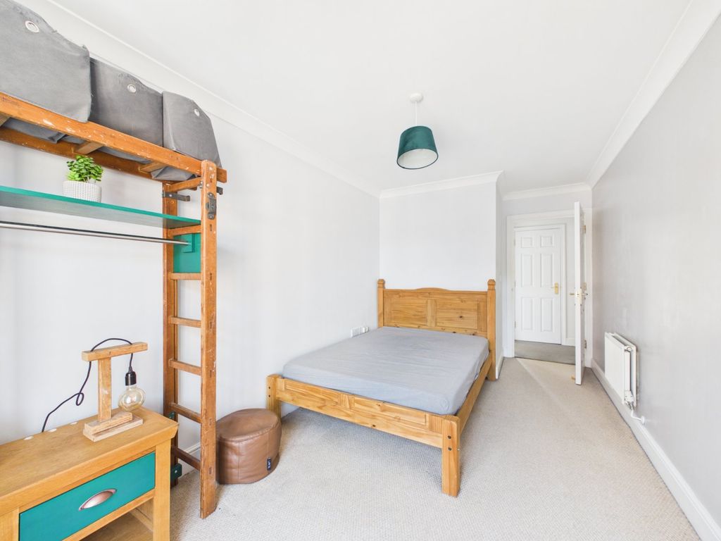 Additional image 10 of 2 bed flat for saleHawkes Court, Chesham, Buckinghamshire HP5