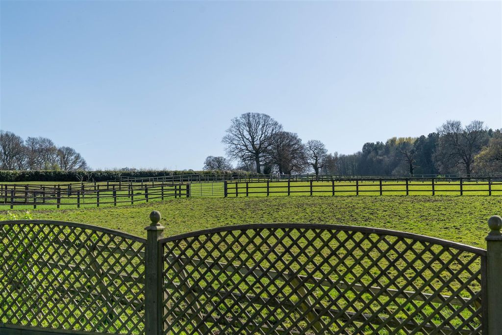 Additional image 67 of 4 bed property for saleHawthorne Barns, Walton Back Lane, Somersall, Chesterfield S42