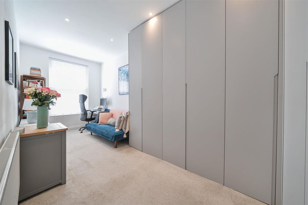 Additional image 8 of 2 bed flat for saleHigh Street, Carshalton SM5