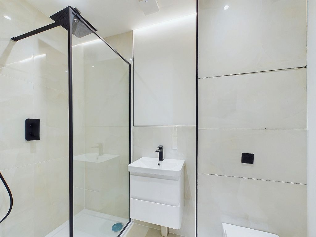 Additional image 7 of 2 bed flat for saleSilver Leaves, Southill Road, Chislehurst, Kent BR7