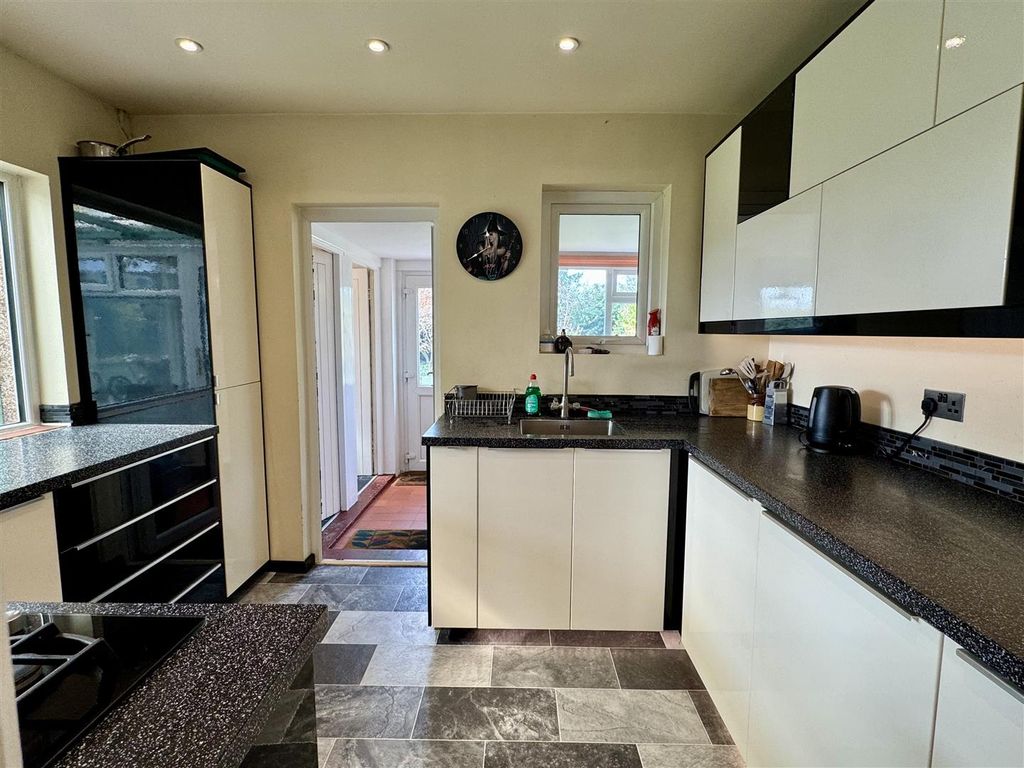Additional image 8 of 3 bed detached bungalow for saleLoop Road, Beachley, Chepstow NP16