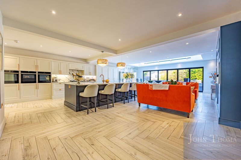 Additional image 4 of 5 bed detached house for saleTomswood Road, Chigwell IG7