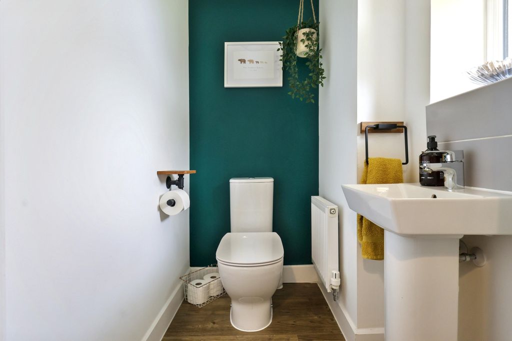 Additional image 14 of 4 bed detached house for sale71 Swinbrook Road, Carterton OX18