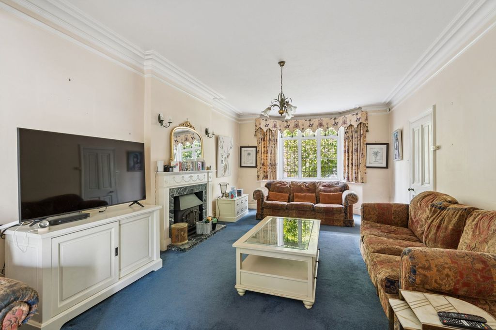 Additional image 5 of 5 bed detached house for saleFinch Lane, Bushey WD23