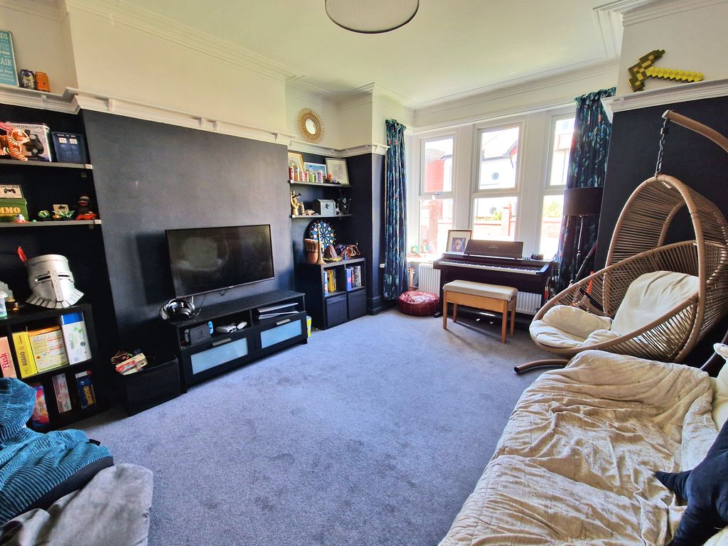 Additional image 15 of 6 bed semi-detached house for saleLougher Gardens, Porthcawl CF36