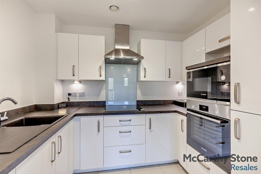 Additional image 3 of 2 bed flat for saleMiami House, Princes Road, Chelmsford, Essex CM2