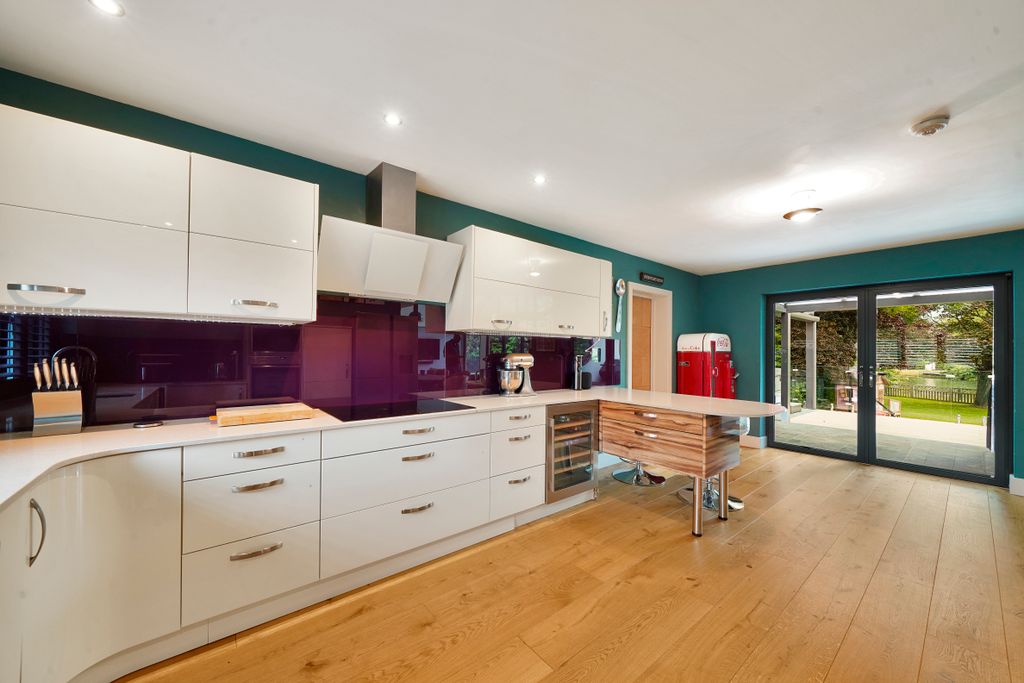 Additional image 9 of 3 bed detached house for saleDockett Eddy, Chertsey KT16