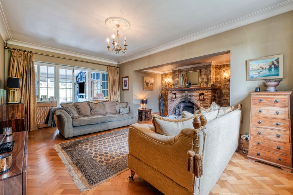 Additional image 4 of 5 bed detached house for saleCarshalton, Surrey SM5
