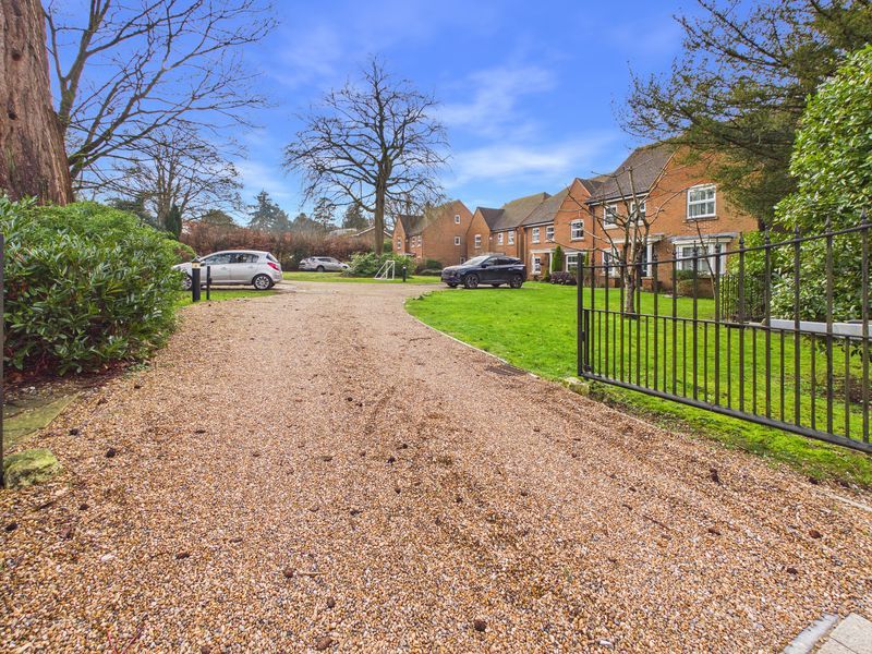 Additional image 25 of 5 bed detached house for saleNewbery Close, Caterham CR3
