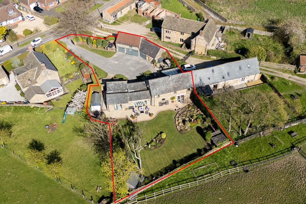 Additional image 76 of 4 bed property for saleHawthorne Barns, Walton Back Lane, Somersall, Chesterfield S42