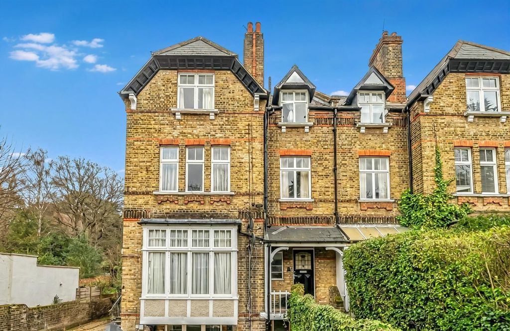 2 bed flat for saleLower Camden, Chislehurst, Kent BR7