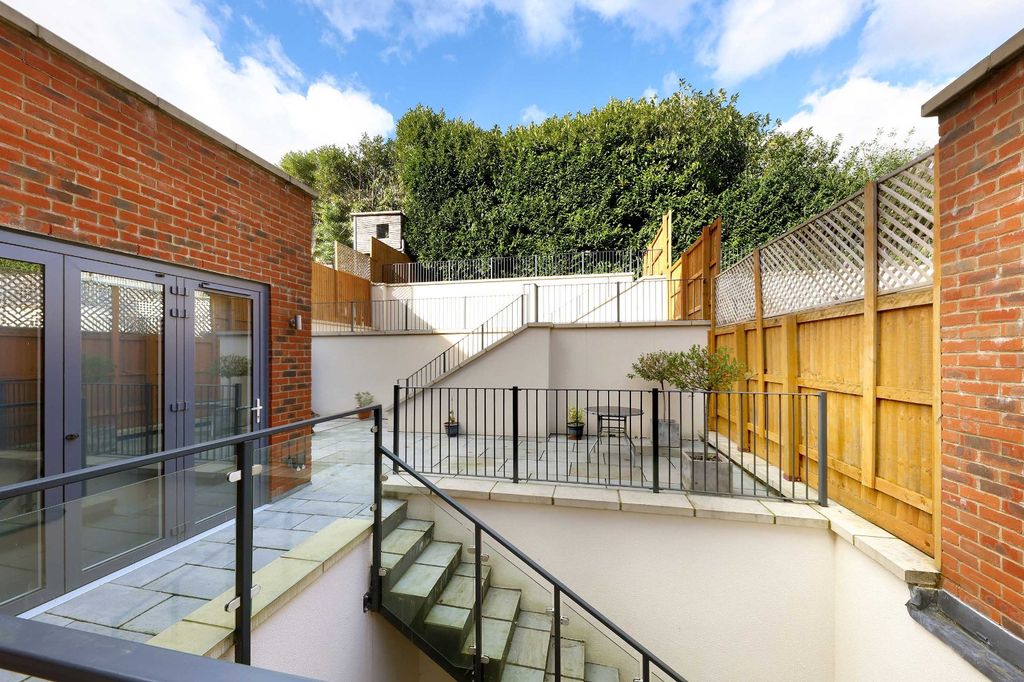 Additional image 12 of 6 bed country house for saleDeanway, Chalfont St. Giles, Buckinghamshire HP8