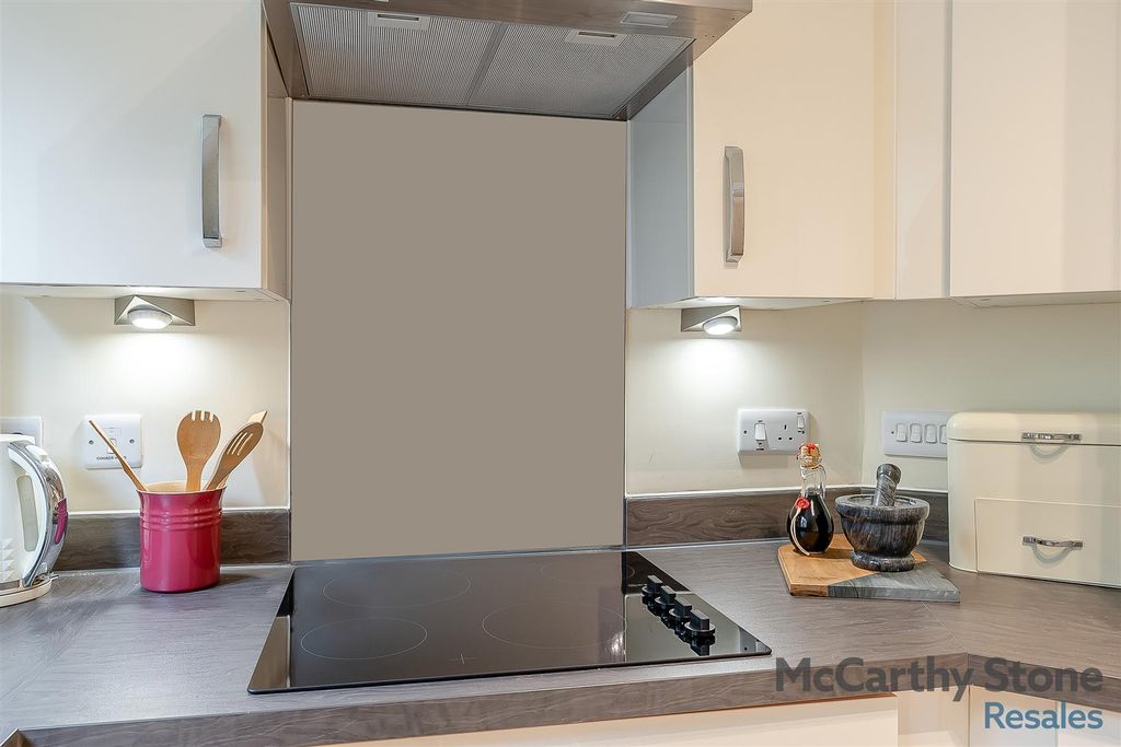 Additional image 14 of 1 bed flat for saleWatson Place, Trinity Road, Chipping Norton, Oxfordshire OX7