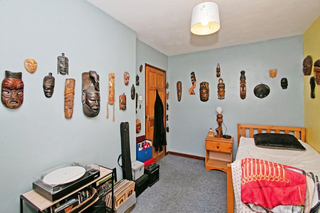 Additional image 11 of 1 bed flat for saleNorth Roskear Road, Camborne, Cornwall TR14