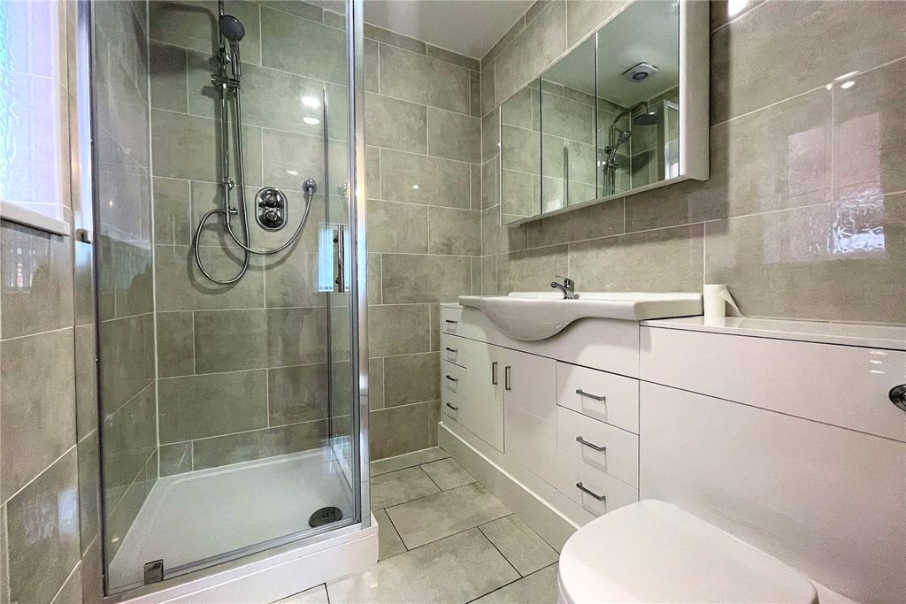 Additional image 6 of 2 bed flat for saleLondon Road, Camberley, Surrey GU15