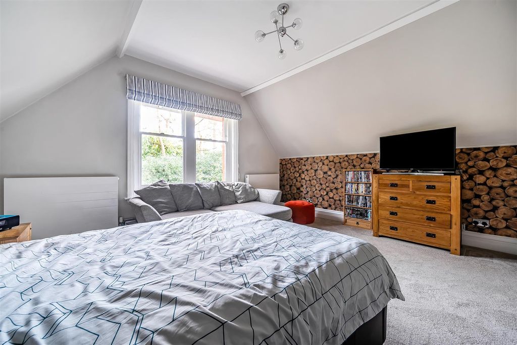 Additional image 17 of 3 bed flat for saleChurch Hill, Camberley GU15