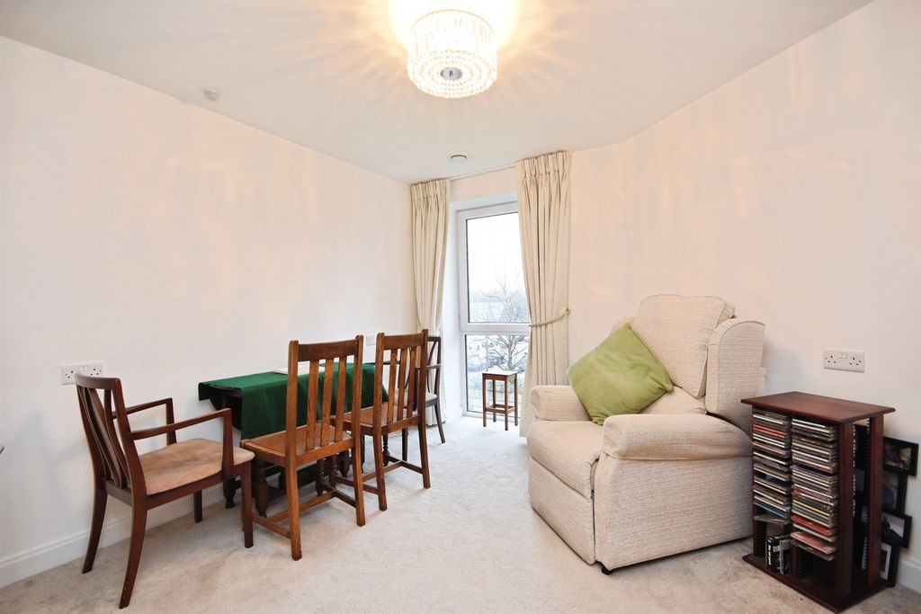 Additional image 8 of 2 bed flat for salePrinces Road, Chelmsford CM2