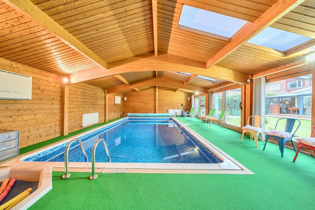 Additional image 25 of 5 bed detached house for saleHeathfield Road, Bushey WD23