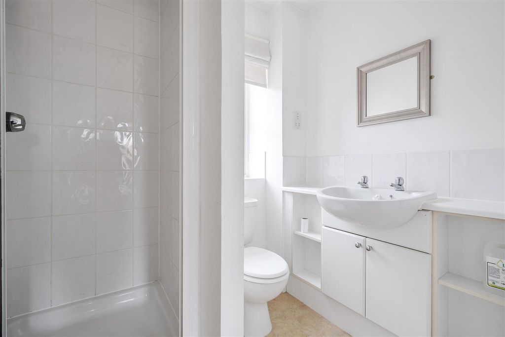 Additional image 9 of 3 bed flat for saleChapel Mews, Chippenham SN15
