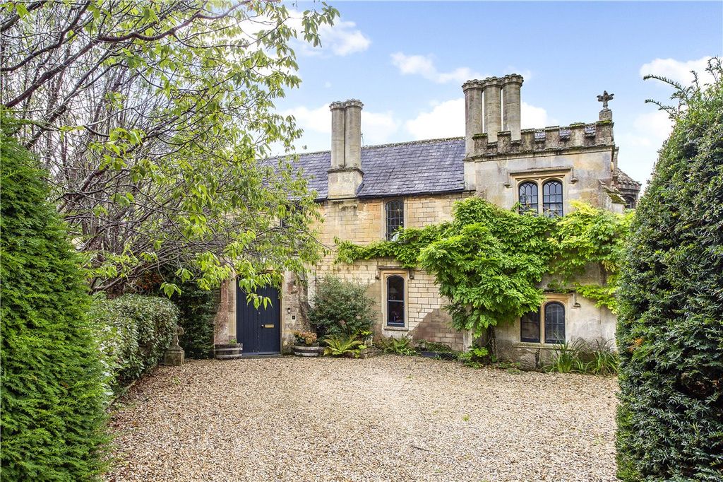 Additional image 8 of 8 bed detached house for saleCastlefields, Calne, Wiltshire SN11
