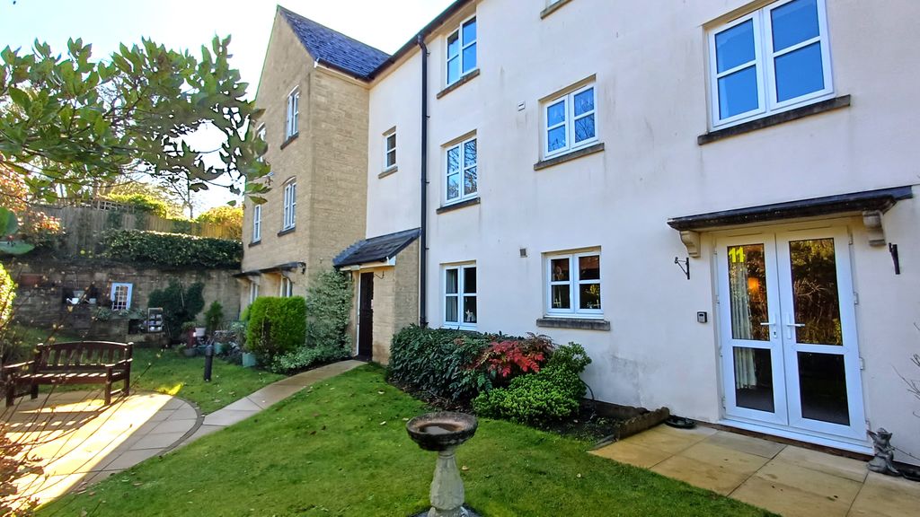 Additional image 4 of 1 bed flat for saleThe Green, Chipping Norton OX7