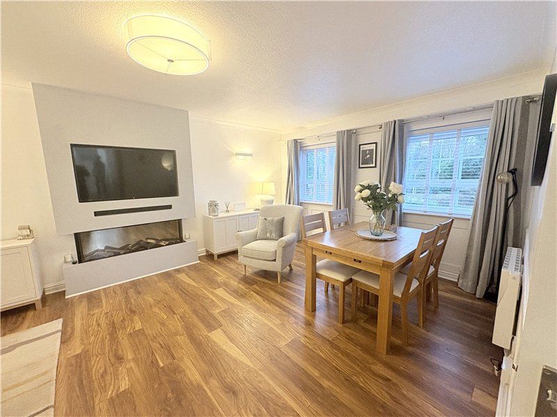 2 bed flat for saleSchools Hill, Cheadle, Greater Manchester SK8 photo 4