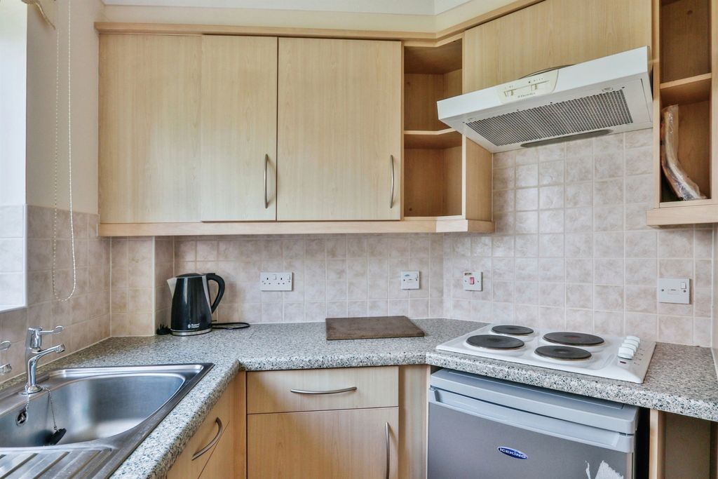 Additional image 10 of 1 bed flat for saleStour Road, Christchurch BH23