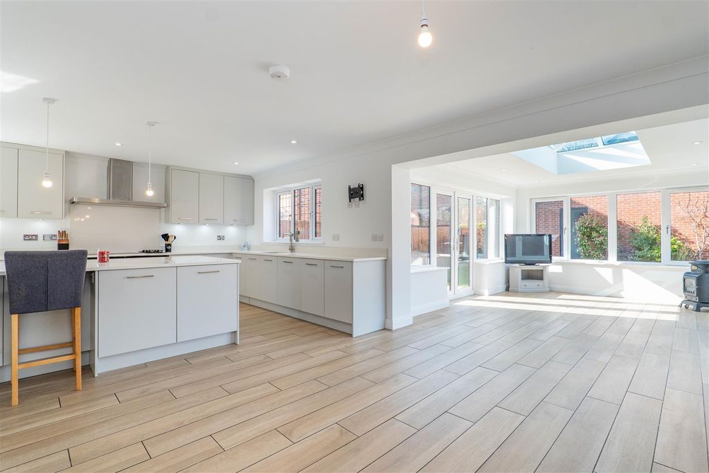 Additional image 13 of 7 bed detached house for saleChapel Fold, Whittle-Le-Woods, Chorley PR6