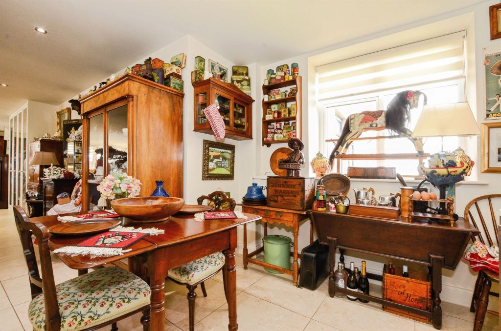 Additional image 14 of 3 bed penthouse for saleMarlborough Drive, Bushey WD23