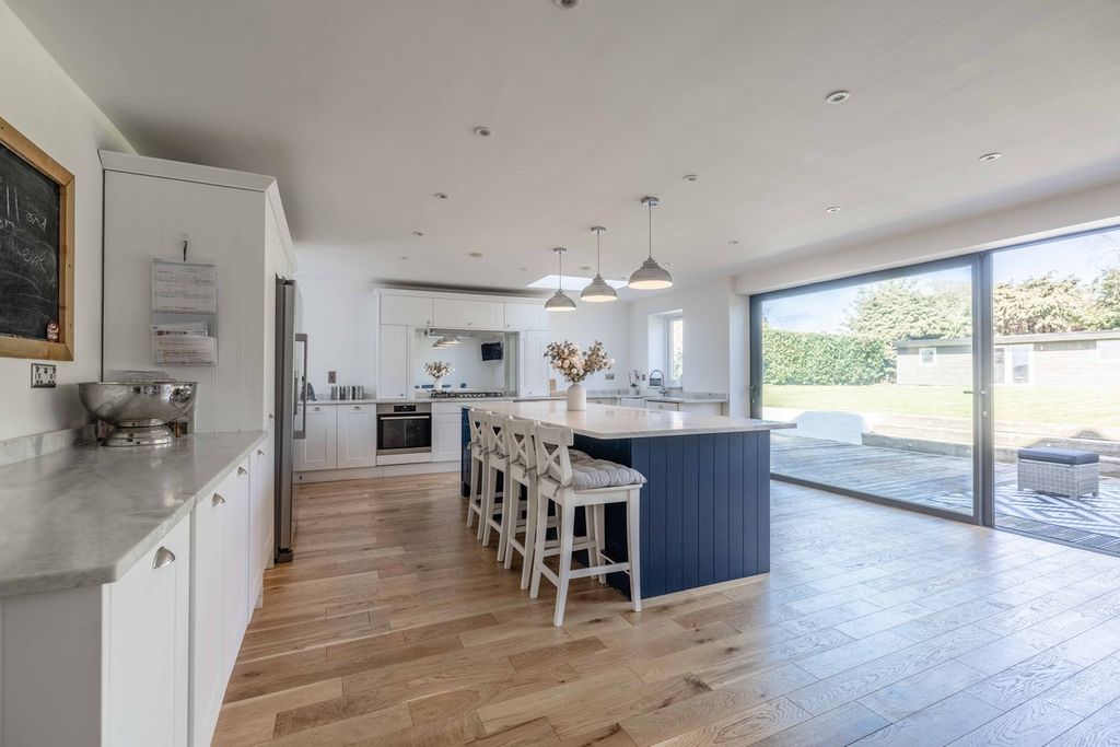 Additional image 3 of 4 bed detached house for saleSycamore Road, Chalfont St Giles HP8
