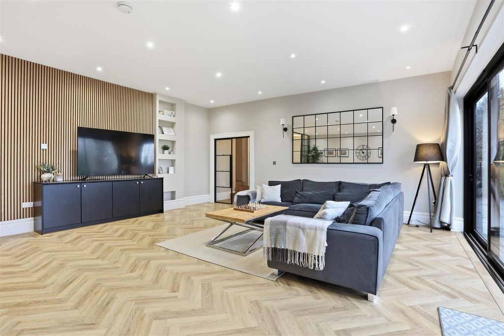 Additional image 21 of 7 bed detached house for saleWest Way, Carshalton SM5