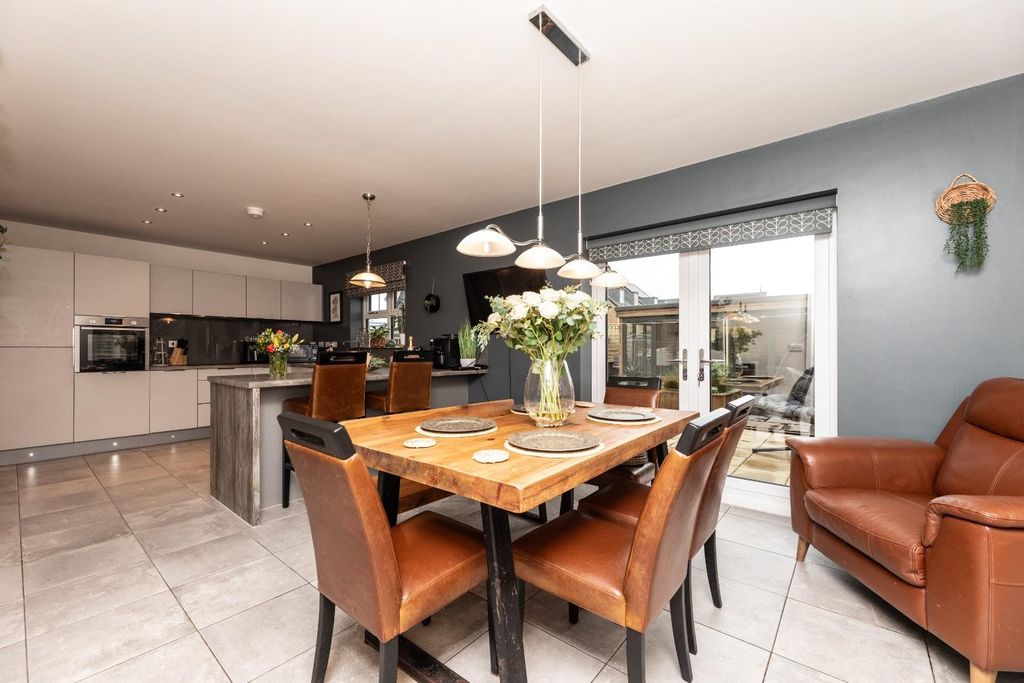 Additional image 4 of 4 bed detached house for salePlumpton Crescent, Castleford WF10