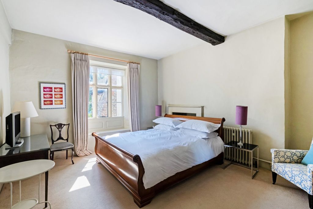Additional image 12 of 10 bed town house for salePark Street, Cirencester, Gloucestershire GL7