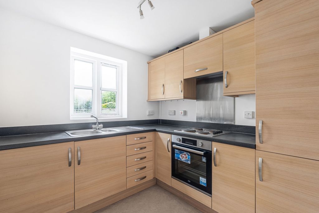 Additional image 2 of 1 bed flat for saleGloucester Street, Cirencester, Gloucestershire GL7