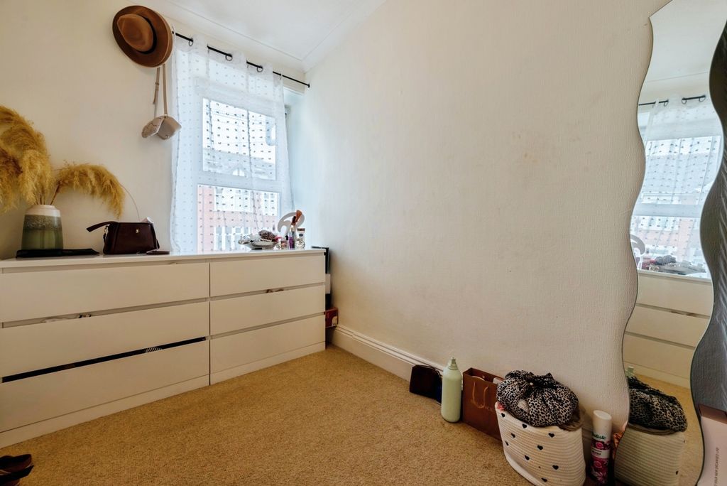 Additional image 10 of 2 bed flat for saleFernleigh Road, Wadebridge, Cornwall PL27
