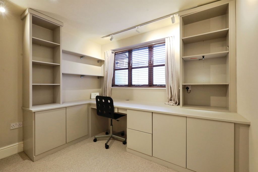 Additional image 8 of 2 bed flat for saleChurch Street, Shipston-On-Stour CV36