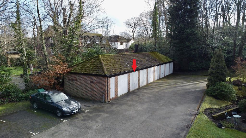 Additional image 10 of 2 bed flat for salePortesbery Hill Drive, Camberley GU15