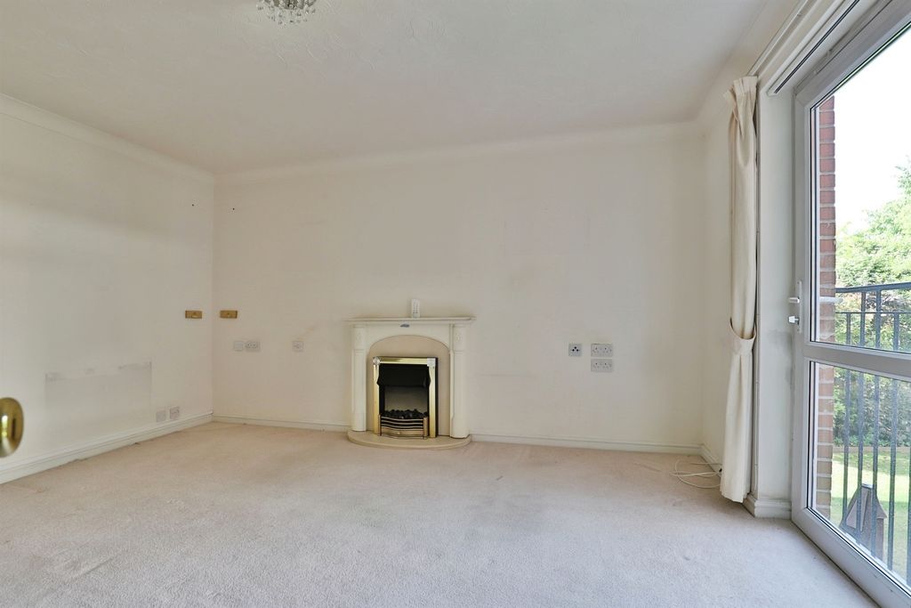 Additional image 13 of 2 bed flat for saleStour Road, Christchurch BH23