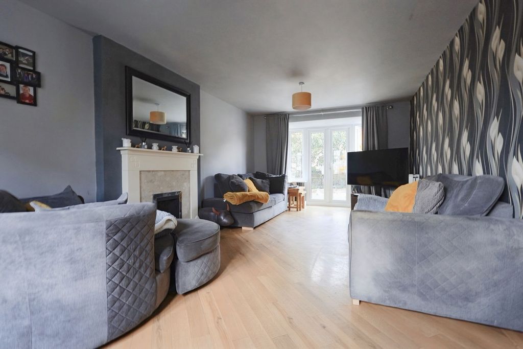 Additional image 7 of 5 bed detached house for saleBerryfield Way, Carterton OX18