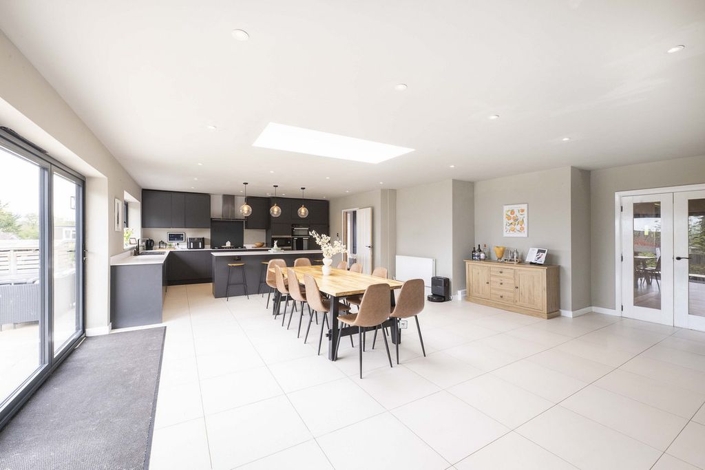 Additional image 6 of 4 bed detached house for saleChestnut Avenue, Chesham HP5
