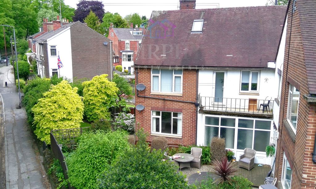 2 bed flat for saleCarleton Road, Pontefract, West Yorkshire WF8