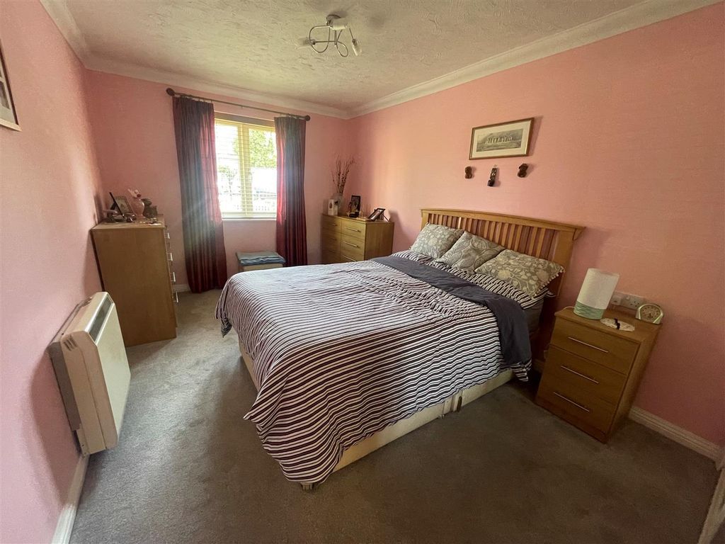 Additional image 9 of 2 bed flat for saleCastle Lodge, Chippenham SN15